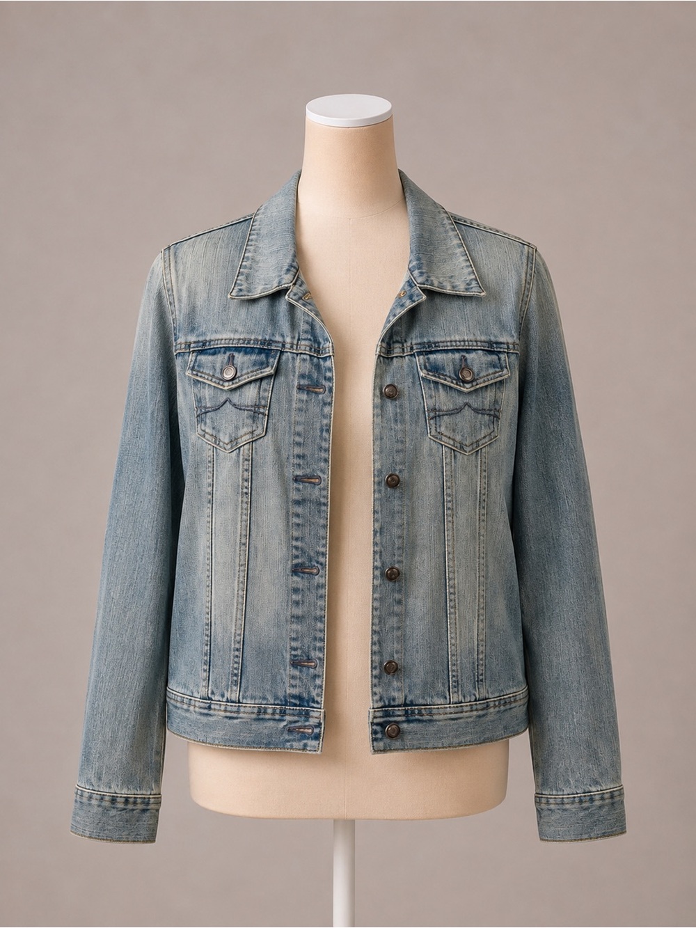 Old Navy Large Light Wash Denim Jean Jacket Classic Trucker Button Front